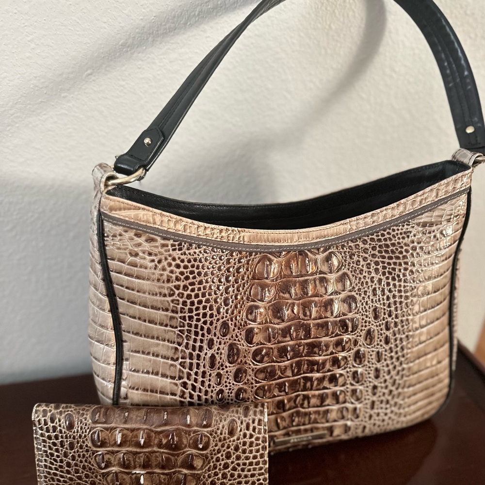 Brahmin set, Hardly USE, but still in the nice condition, selling as is